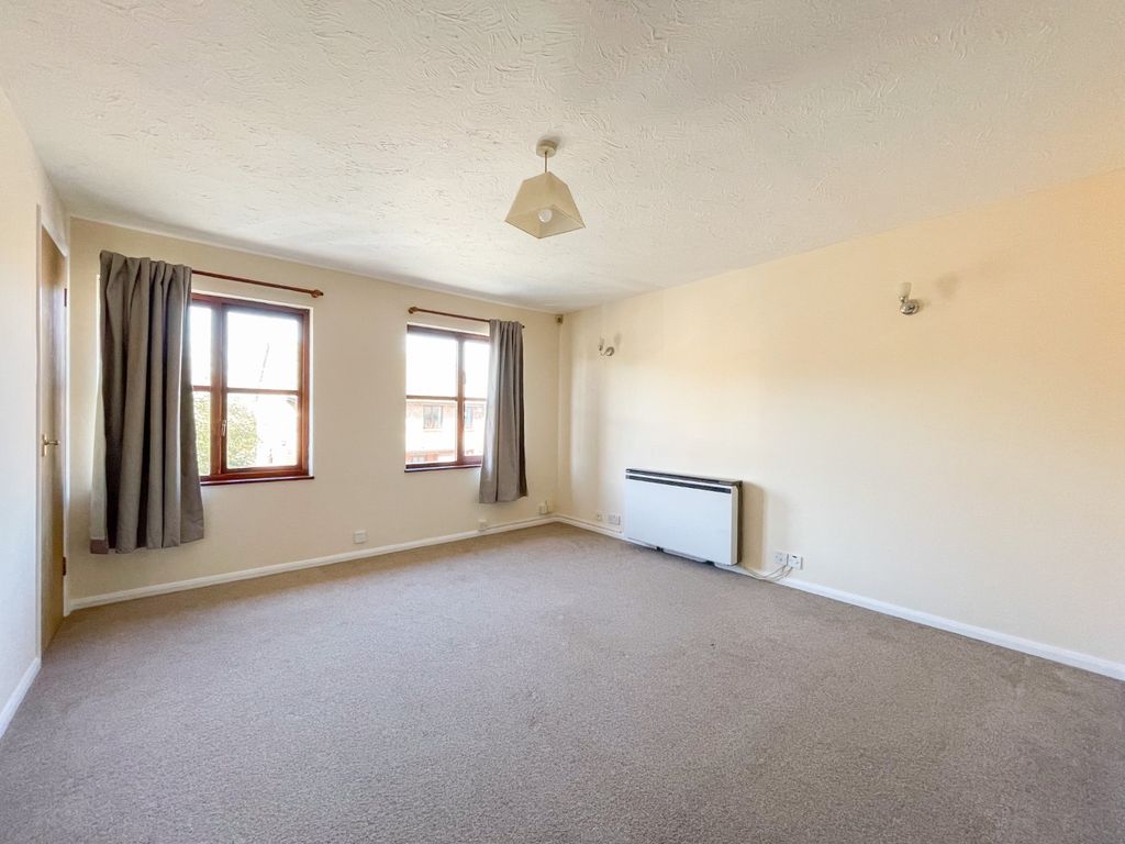 Property photo 2 of 10 3907323