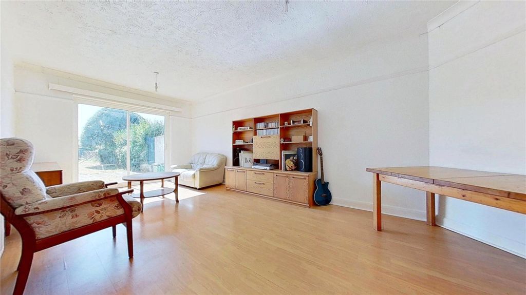 Property photo 3 of 13 Picture No. 01