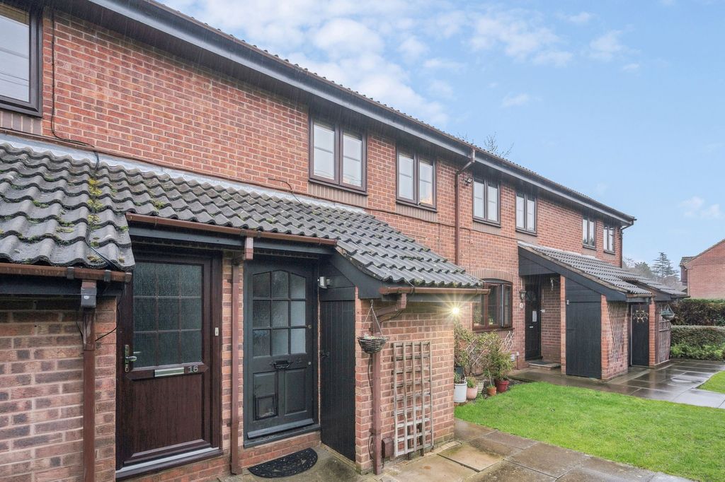 Property photo 1 of 9