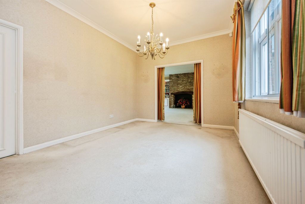 Property photo 3 of 31