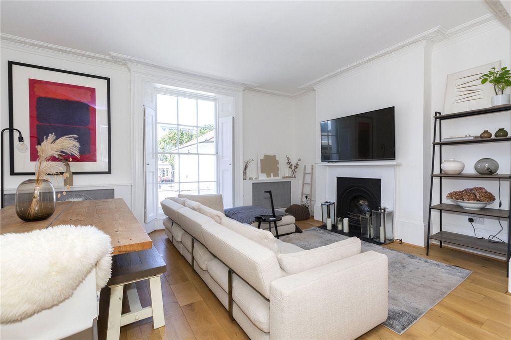 Property photo 2 of 18 Open Plan Living