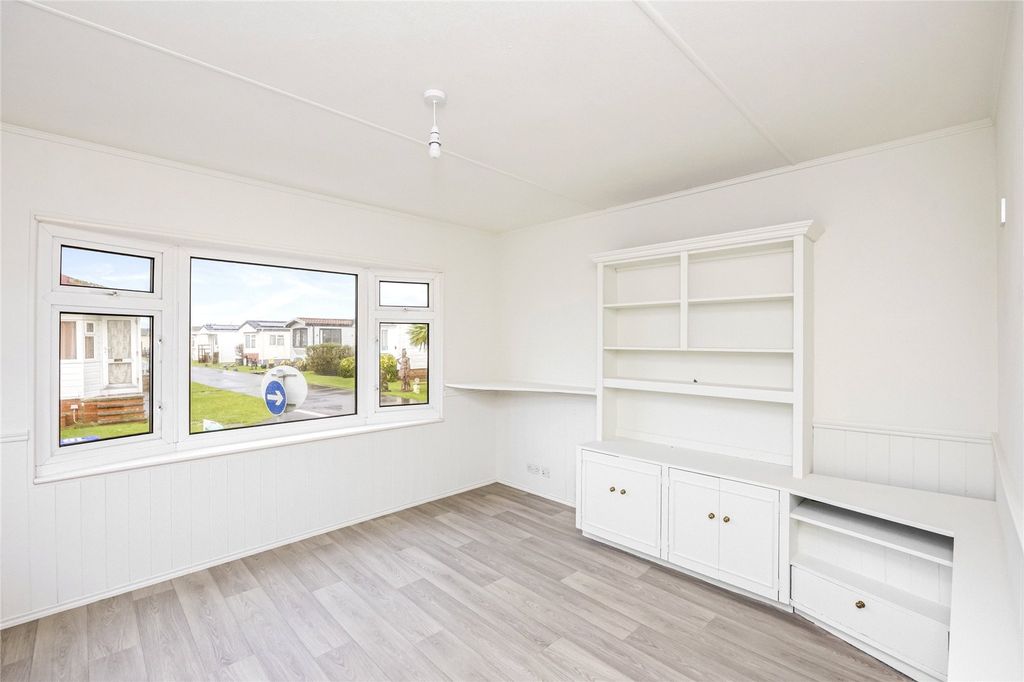 Property photo 2 of 13 Picture No. 30