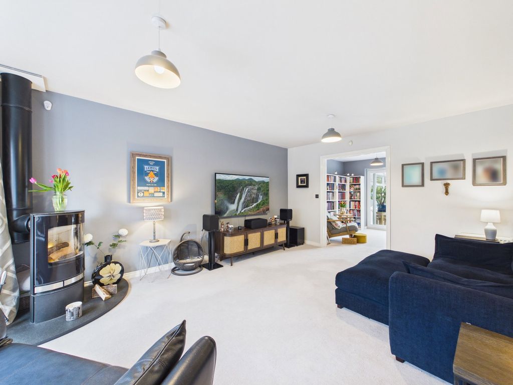 Property photo 2 of 30