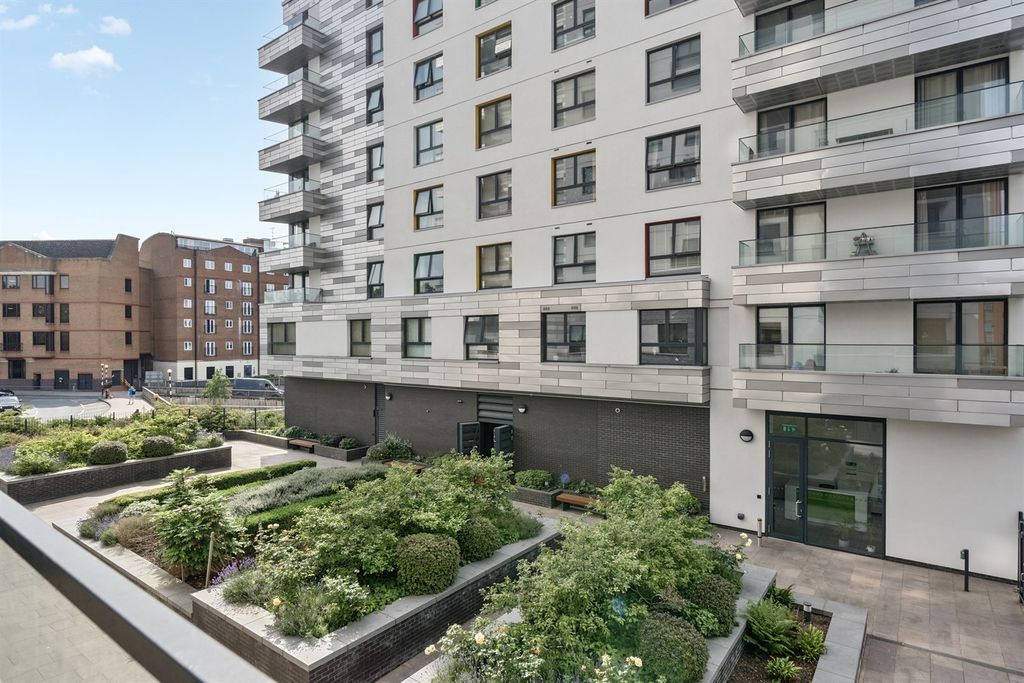 Property photo 1 of 9 (Main)