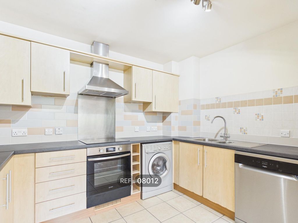 Property photo 2 of 14 Kitchen