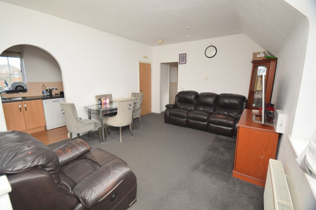 Property photo 2 of 10 Lounge