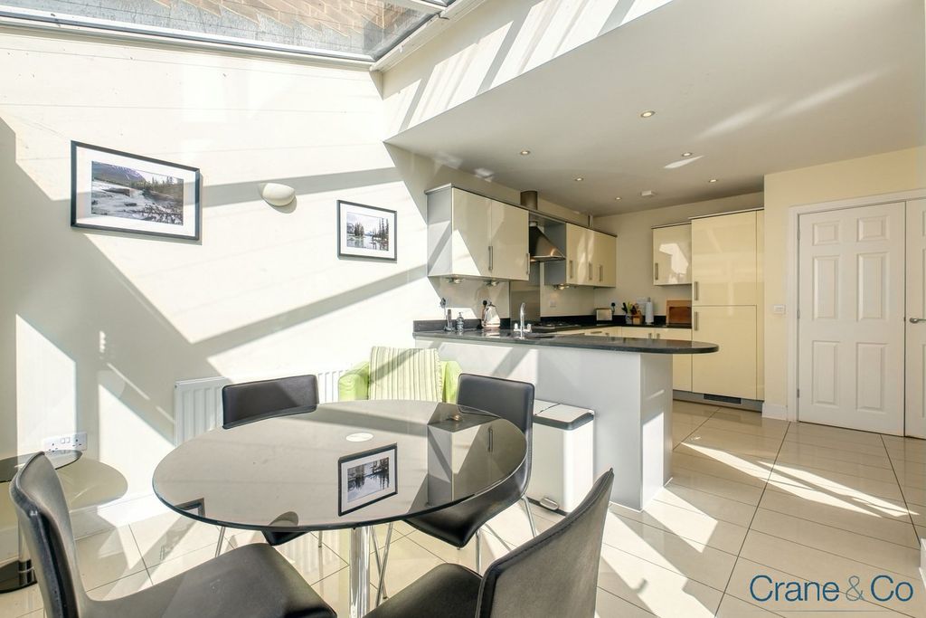 Property photo 3 of 24