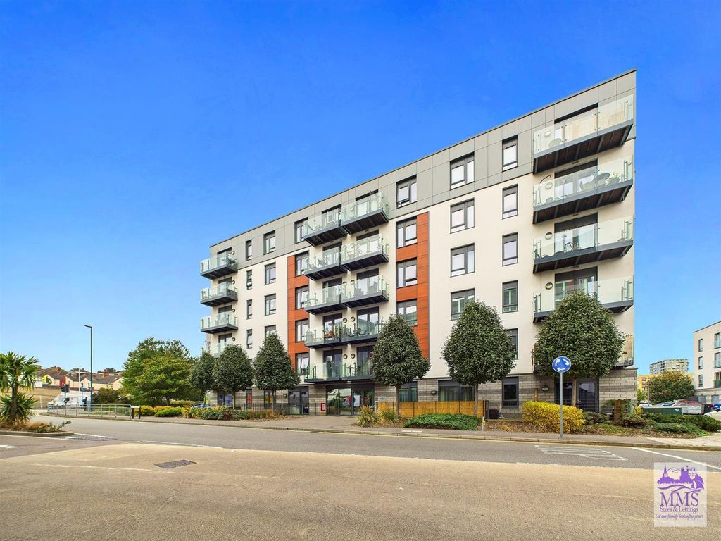 Property photo 3 of 15 Cam04098G0-Pr0113-Still015.Jpg