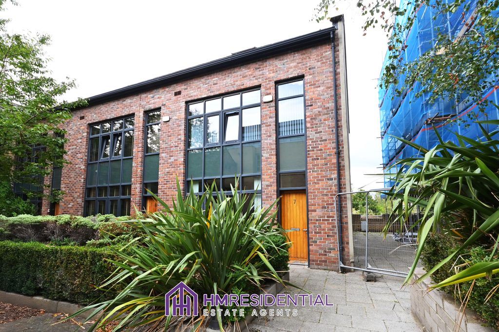 Property photo 1 of 10 7 Lime Square, City Road