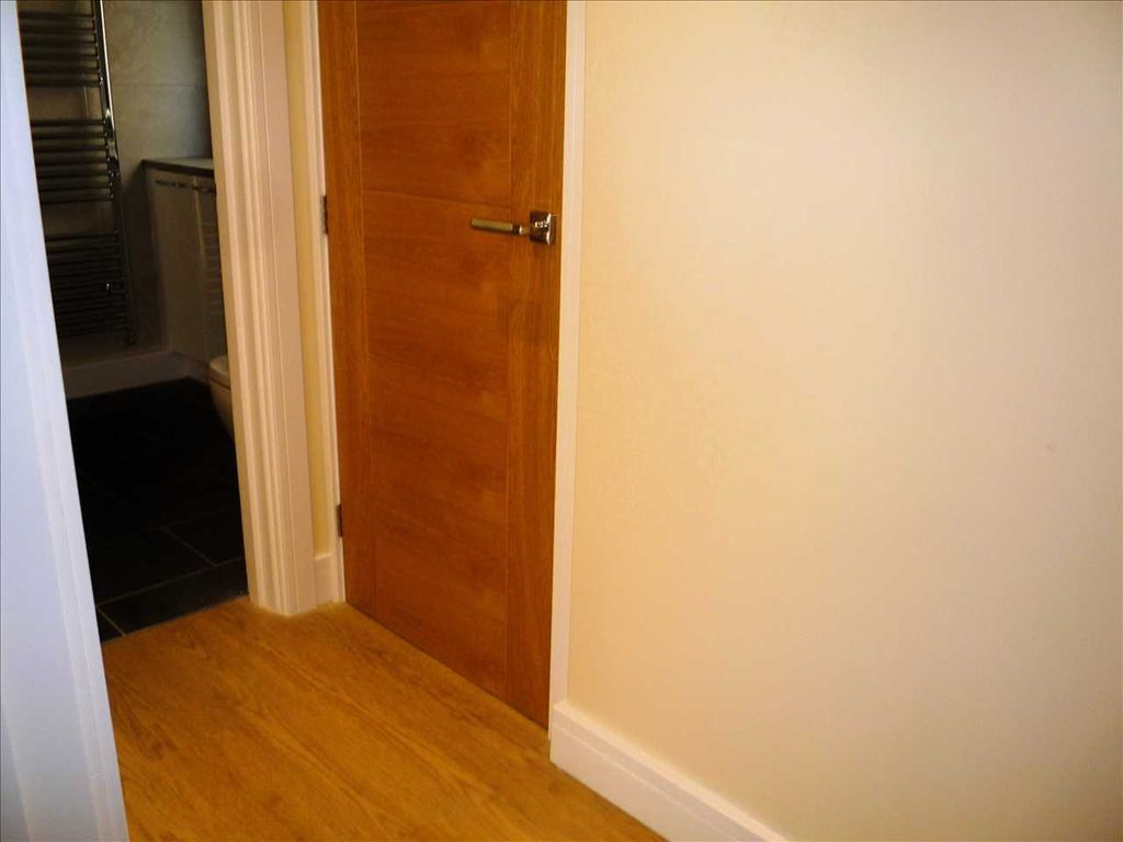 Property photo 3 of 13 Hallway