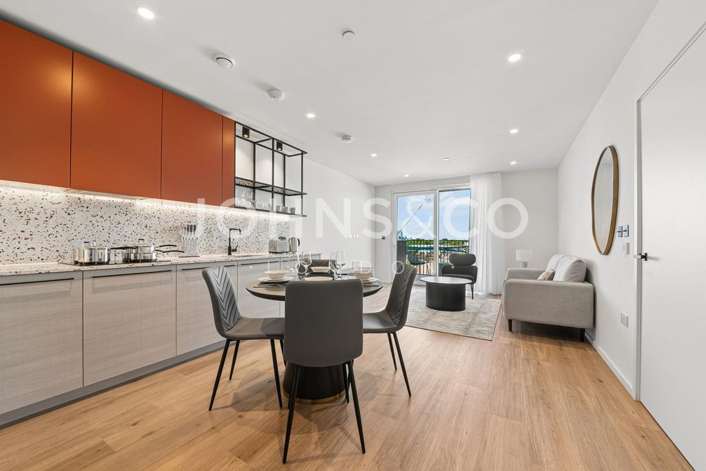 Property photo 2 of 11