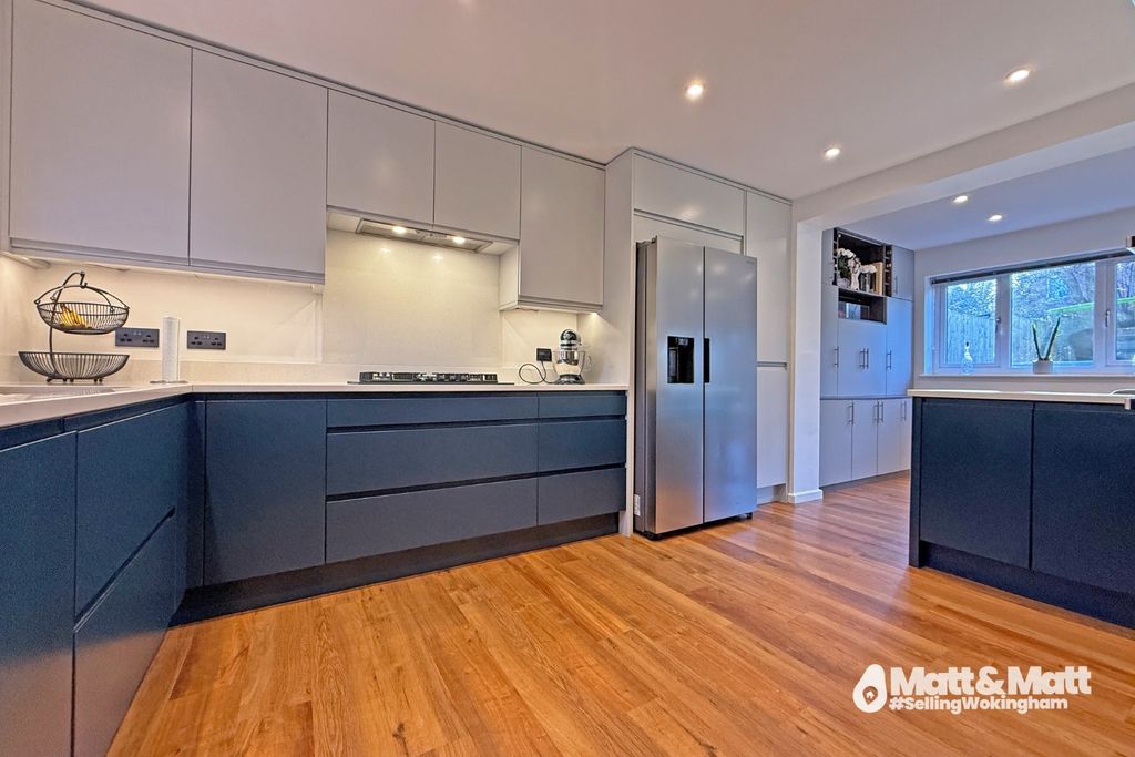 Property photo 3 of 13 4839036