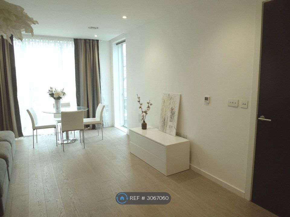 Property photo 3 of 19 Living Room