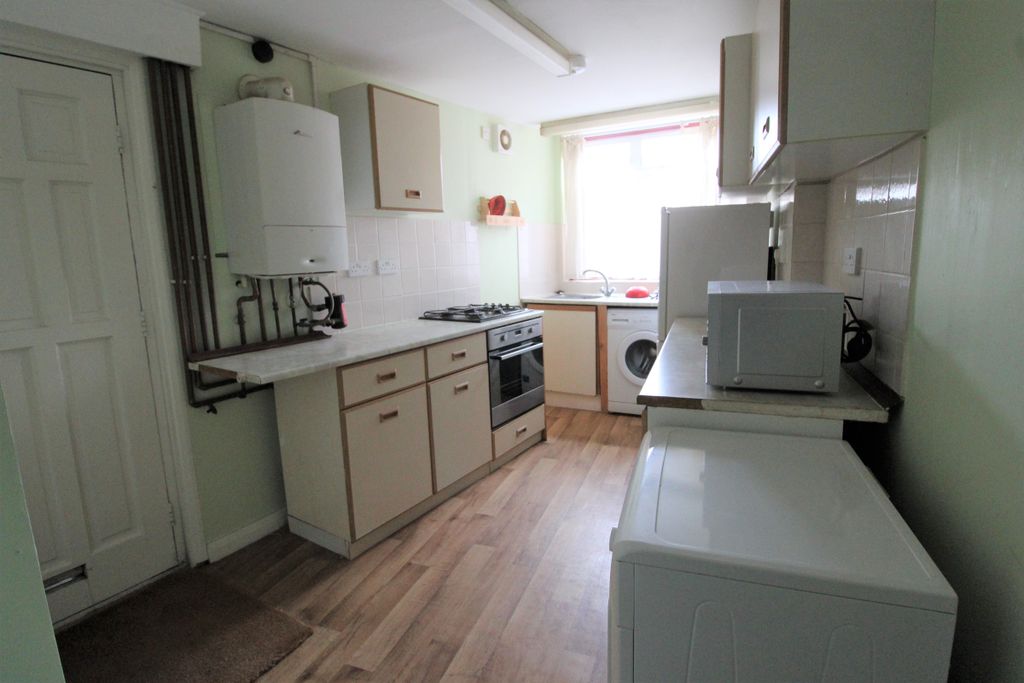 Property photo 2 of 6