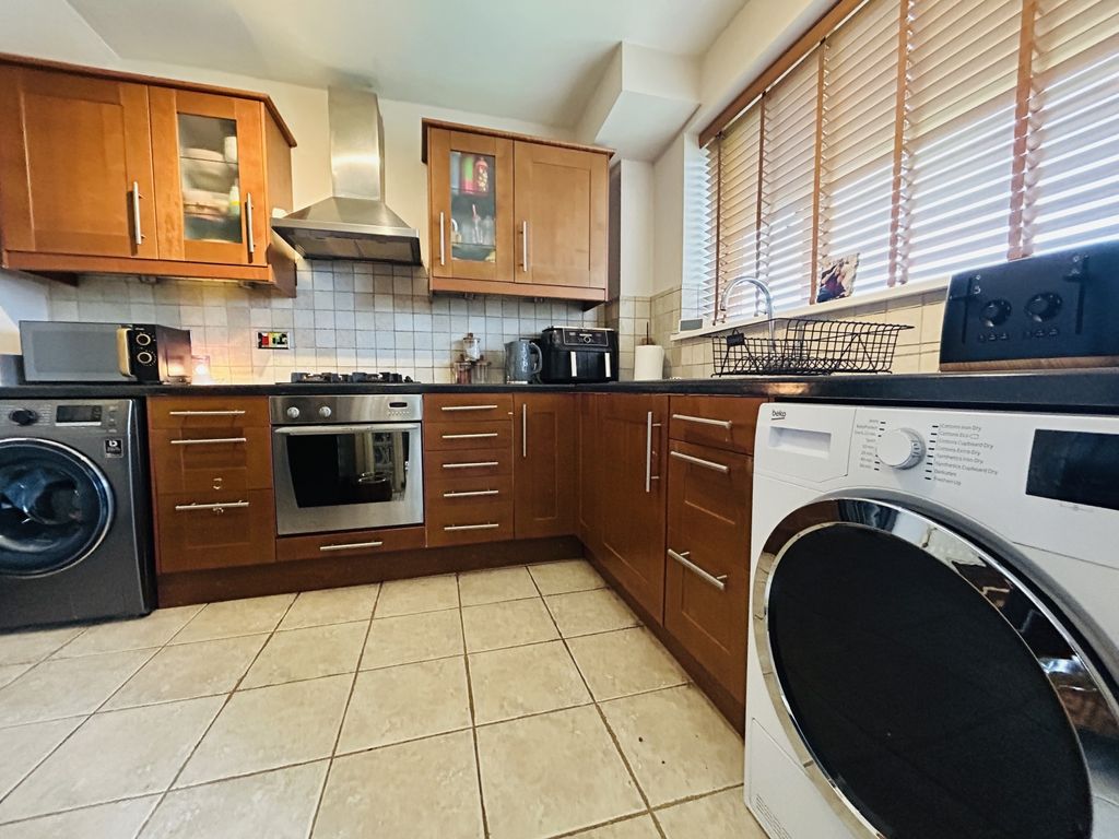 Property photo 3 of 12 Img_6550