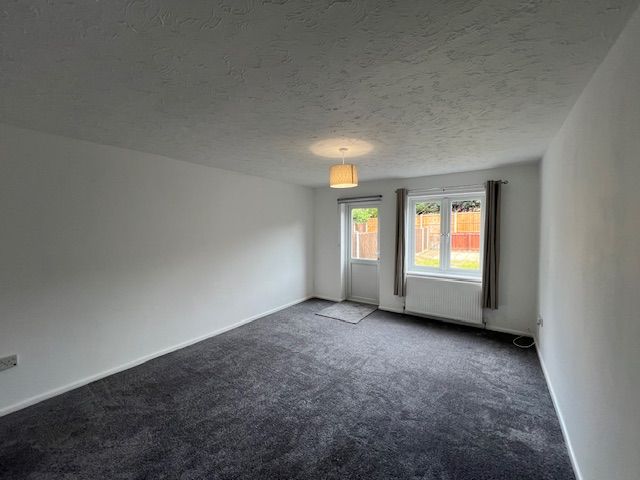 Property photo 2 of 12 Living Room