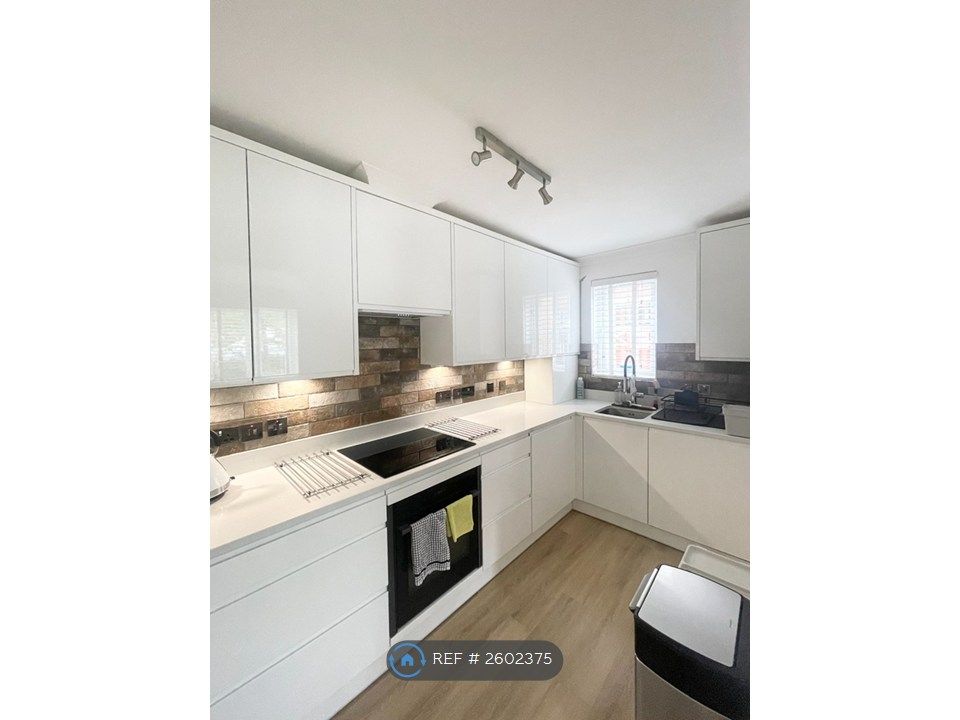Property photo 2 of 12 New Kitchen