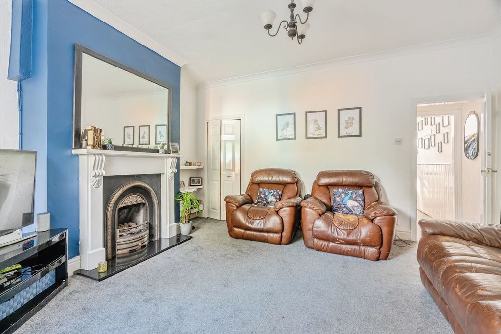 Property photo 3 of 16 Photo