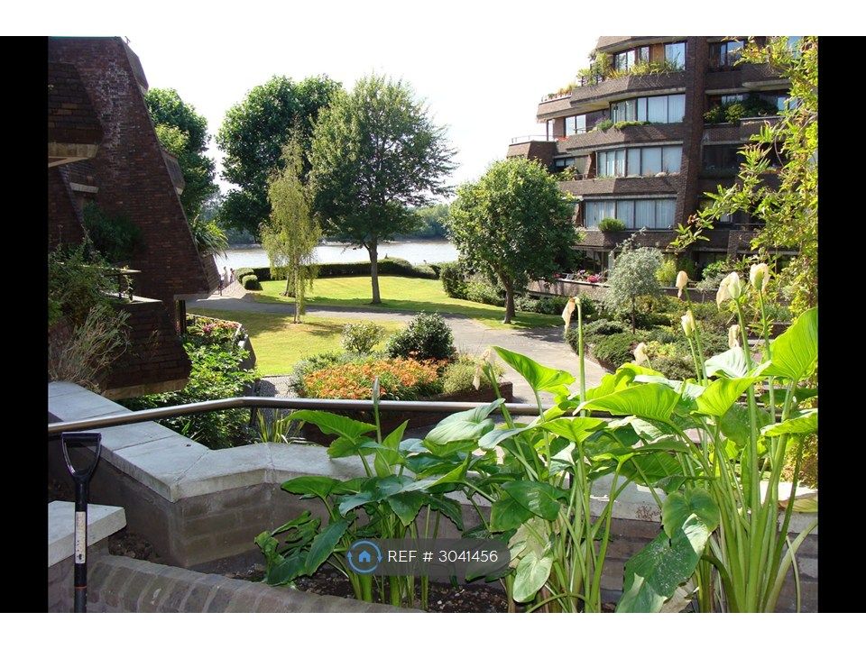Property photo 1 of 12 River Views And Communal Gardens