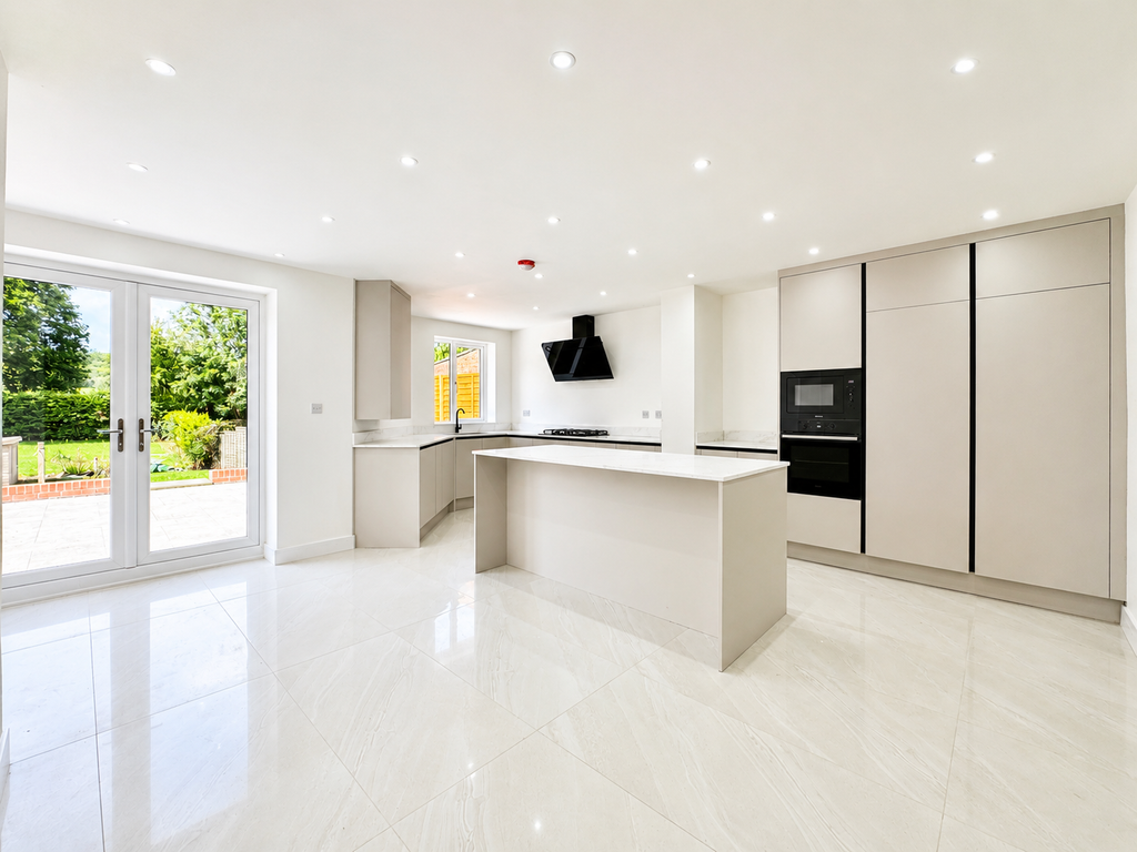 Property photo 2 of 18 Deal Estate Agents
