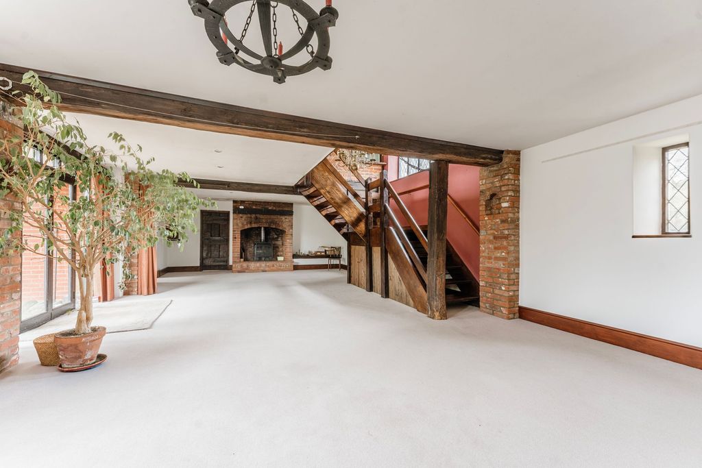 Property photo 3 of 24