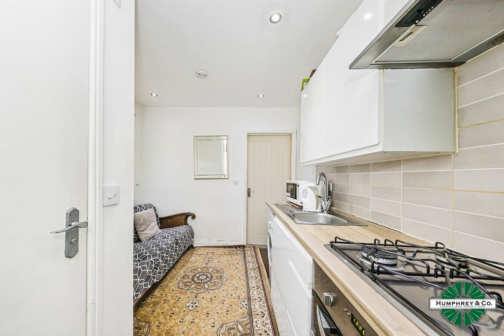 Property photo 1 of 11 Pbox-Img.Jpg