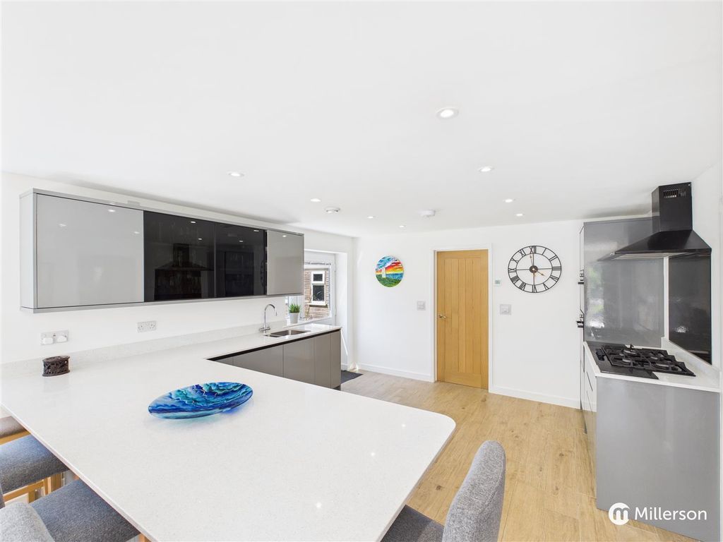 Property photo 3 of 26 Cam05092G0-Pr0085-Still013.Jpg