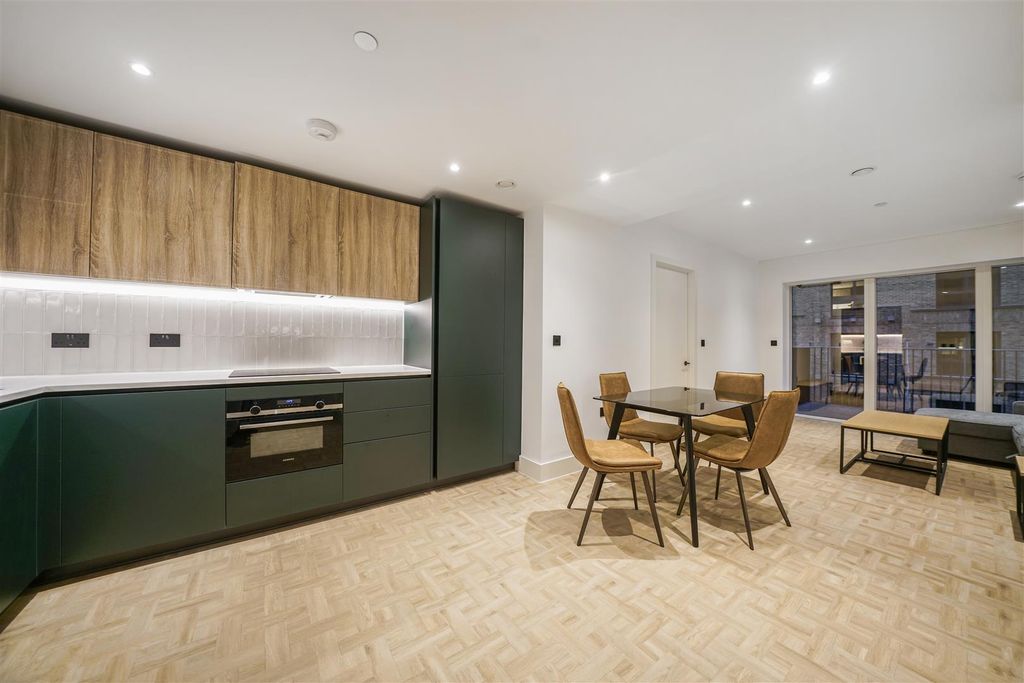 Property photo 2 of 15 11 Munstead Apartments, 33 Danvers Avenue - Ityldy