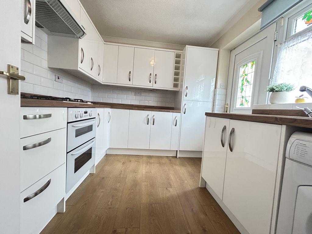 Property photo 2 of 17 Img_2853
