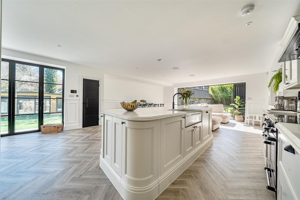 Property photo 3 of 38 1425180-16-69Bac94A6B313.Jpg