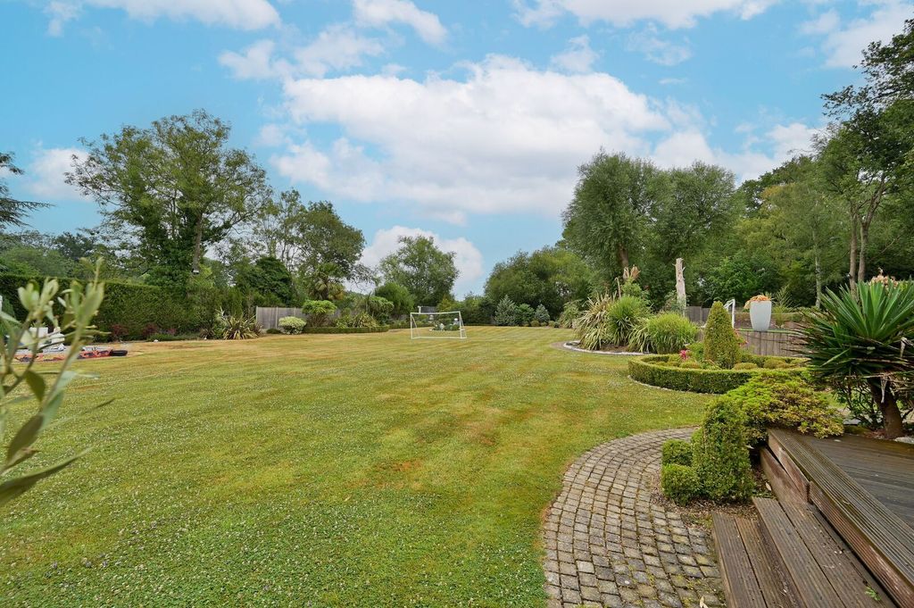 Property photo 2 of 54