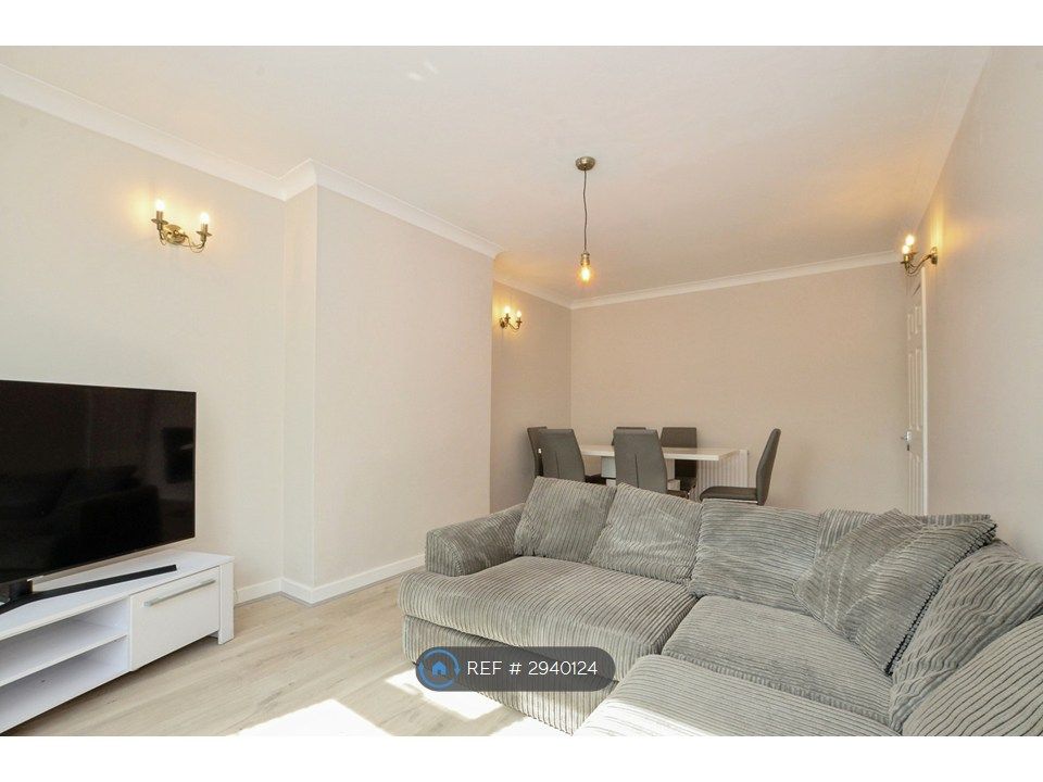 Property photo 1 of 28