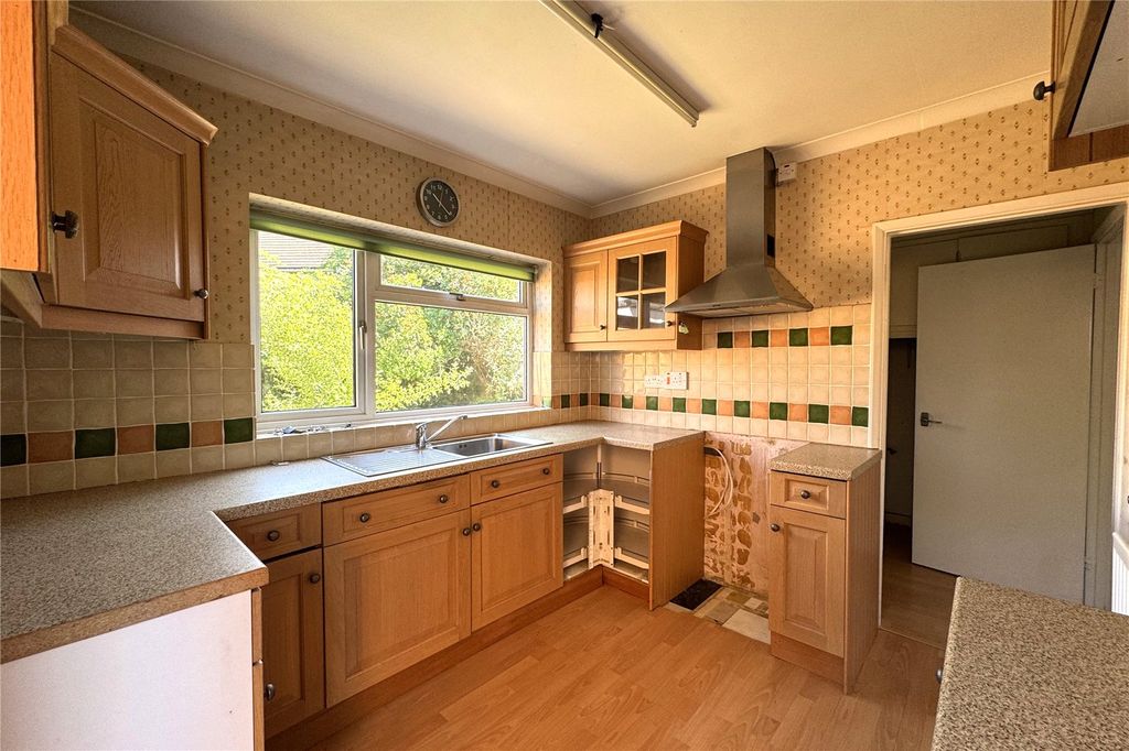Property photo 3 of 16 Picture No. 21