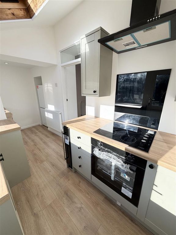 Property photo 2 of 15 Kitchen