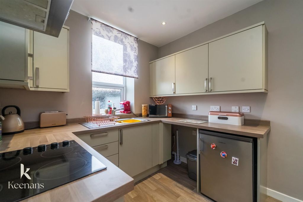 Property photo 2 of 21 Avenue Parade (6).Jpg