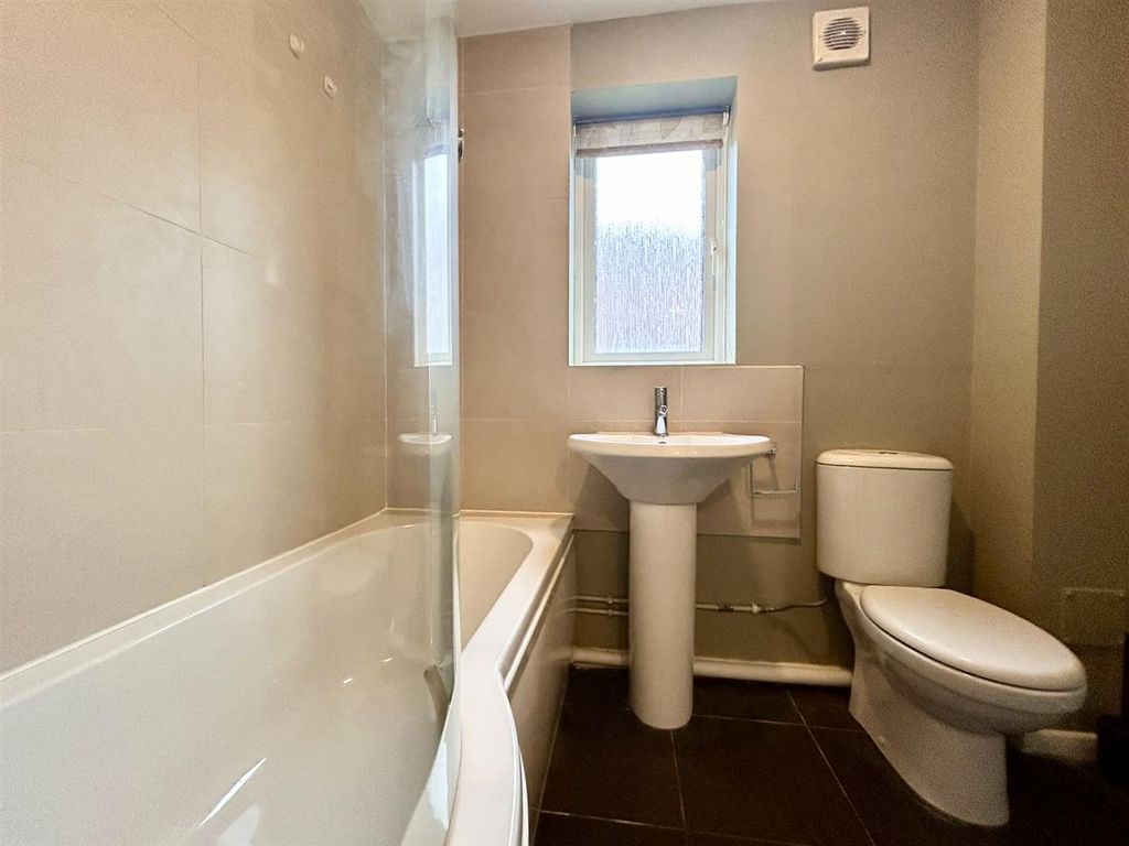 Property photo 3 of 9 1c8666E0-4842-4F0E-982c-72F3E92Ad2Fe.Jpg