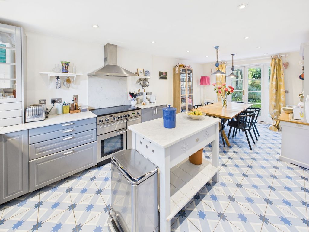 Property photo 3 of 23