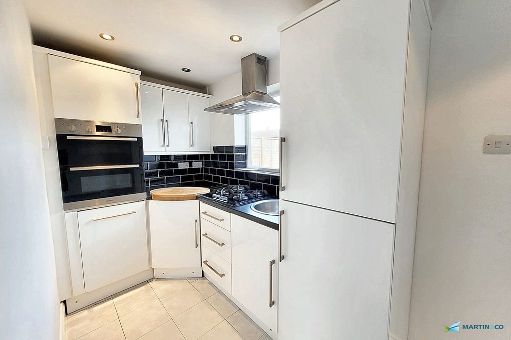 Property photo 2 of 10 9E87E903-E5d0-4112-963A-3E6381981B84