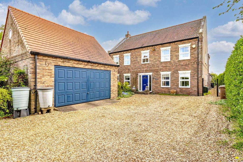 Property photo 1 of 47 4126371