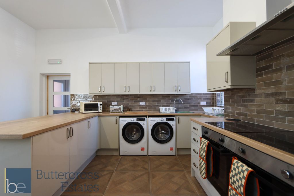Property photo 1 of 15 Kitchen