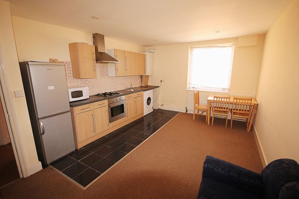 Property photo 3 of 6 Open Plan Living/Din