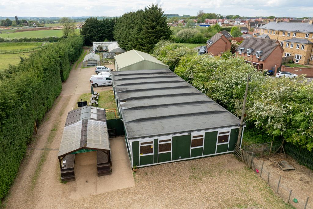 Property photo 1 of 3 Northamptonshire Country Centre, Duston, Northampton, Nn5 4Bb - 0649.Jpg