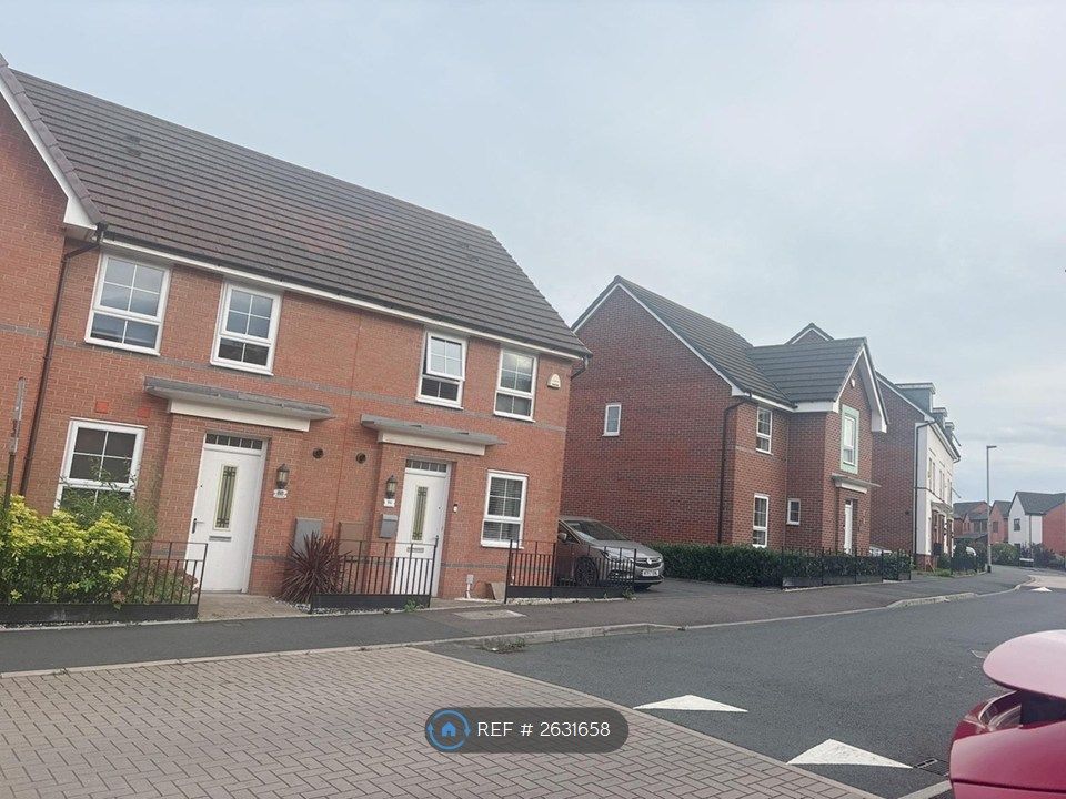 Property photo 1 of 11 Newly Decorated 3 Bedroom House