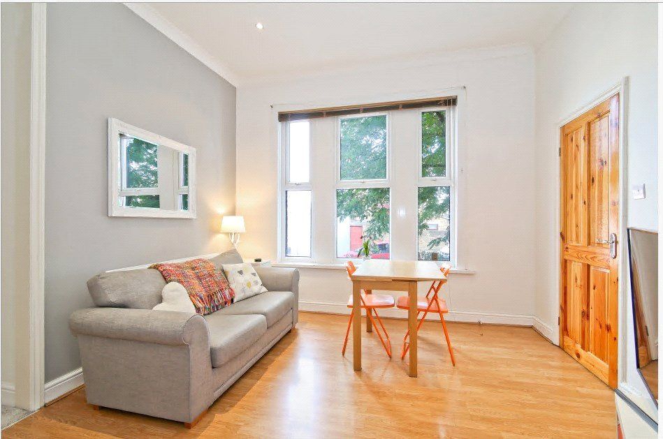 Property photo 3 of 10 Living Room