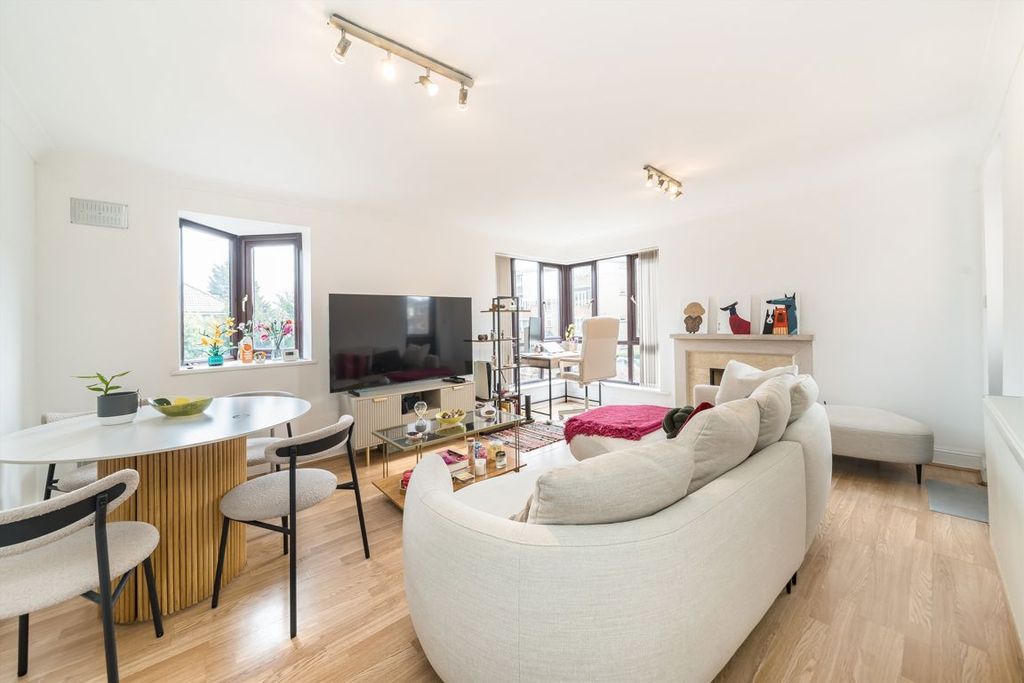 Property photo 2 of 7