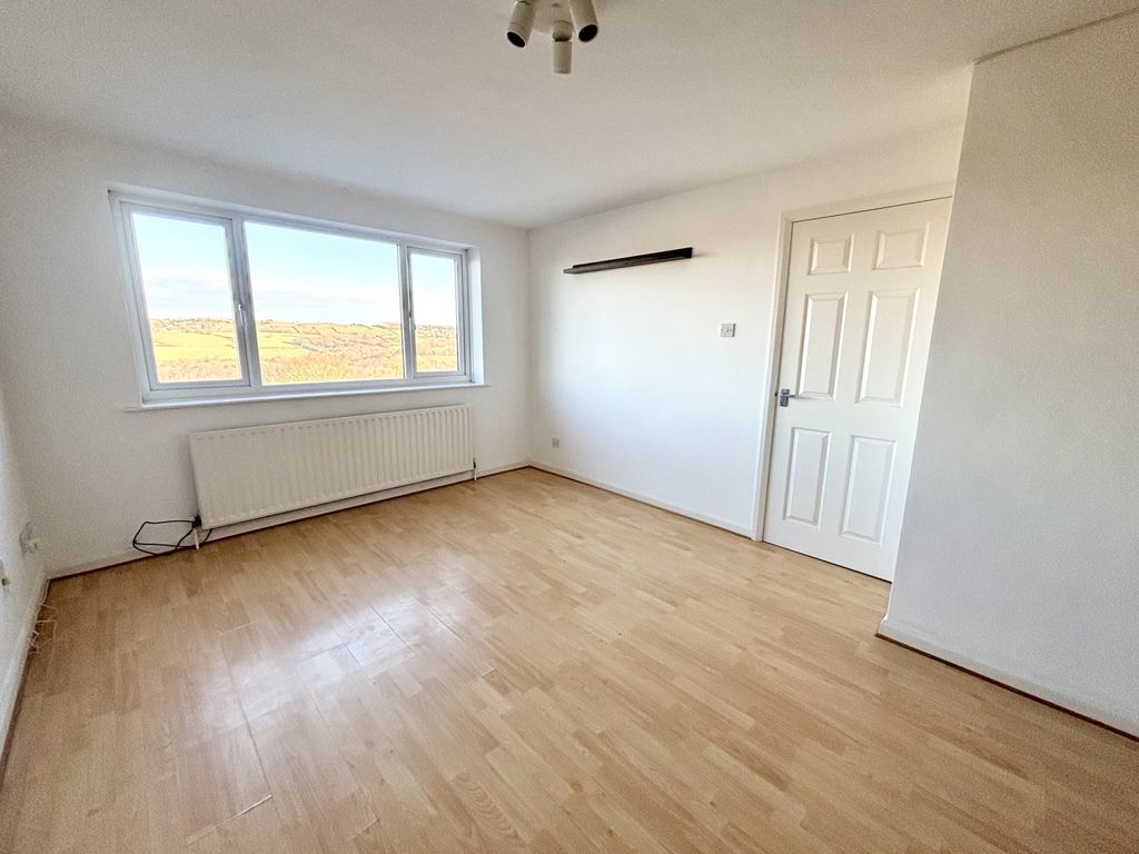 Property photo 3 of 13 Img_2963