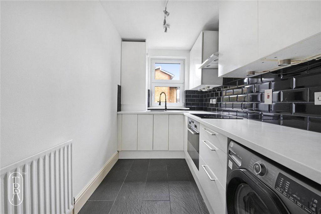 Property photo 3 of 13 Picture No. 12