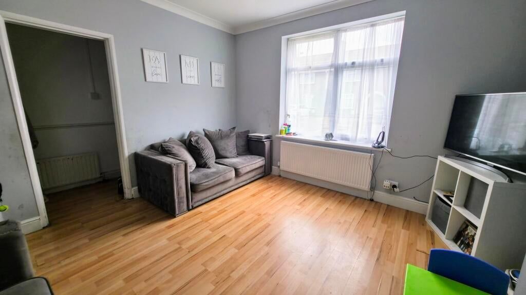 Property photo 3 of 12