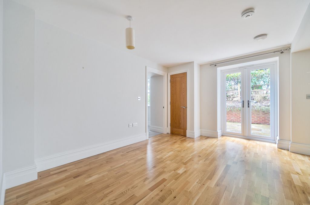 Property photo 3 of 28 1376315-17-690c86...