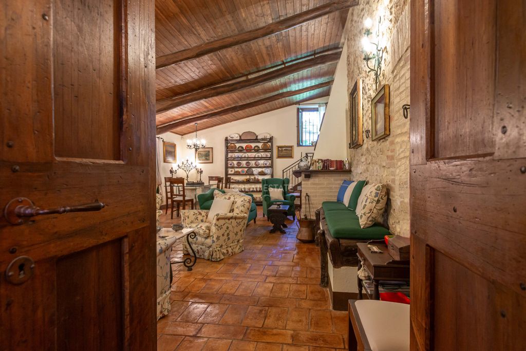 Property photo 2 of 46 Interiors